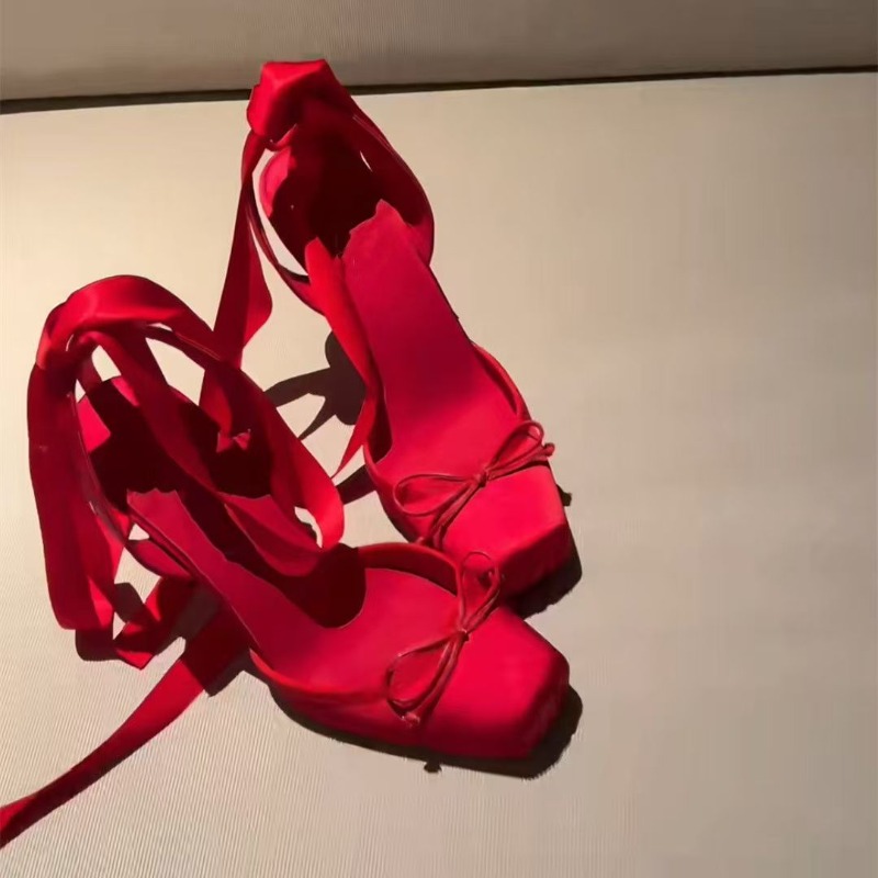 Zapatos Rojos de Tacón Alto, S - Ankle Strap Heels reseña y precio
